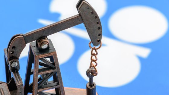السعودية تؤكد حرصها على استقرار أسواق النفط والالتزام باتفاق أوبك+