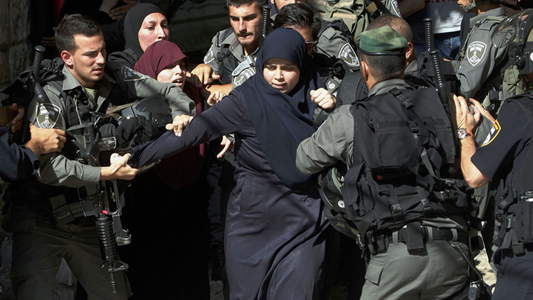 اعتداء الاحتلال على الفلسطينيات
