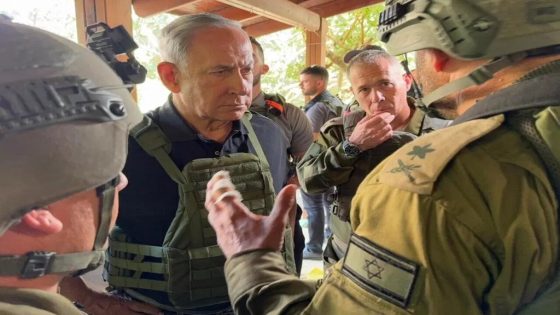 ضابط احتياط إسرائيلي يكيل الشتائم والإهانات لـ”نتنياهو”