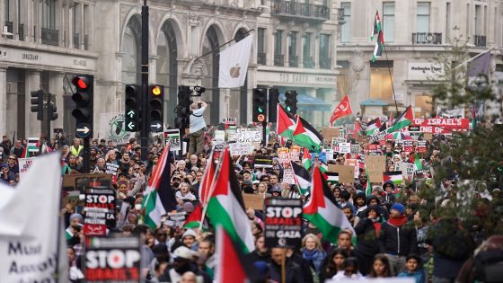 شوارع لندن تغص بعشرات الآلاف من المتظاهرين دعما لفلسطين