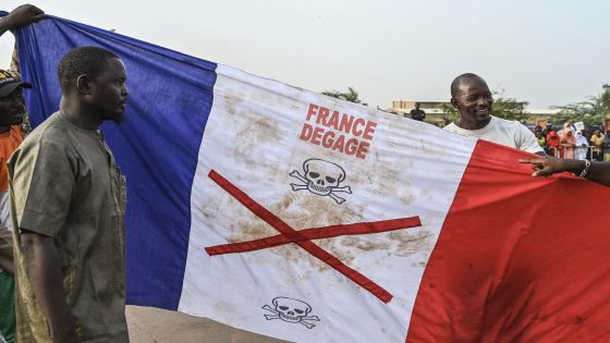 فرنسا تخضع للأمر الواقع وتعلن بدء انسحاب جيشها من النيجر