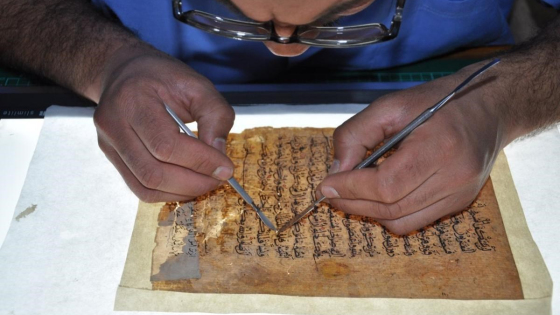 لحفظ التاريخ الإسلامي.. عملية ترميم لآلاف المخطوطات في المسجد الأقصى