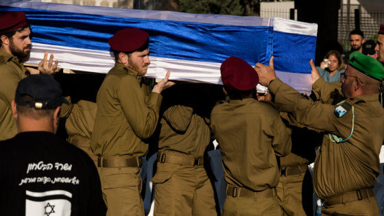 القسام توقع 40 جنديا إسرائيليا قتلى وجرحى وتدمر ناقلات جند