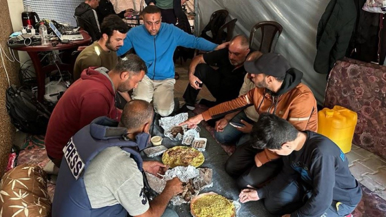 خوف وموت وإرهاق.. صحافيون في فرانس برس عالقون في غزة يروون يومياتهم