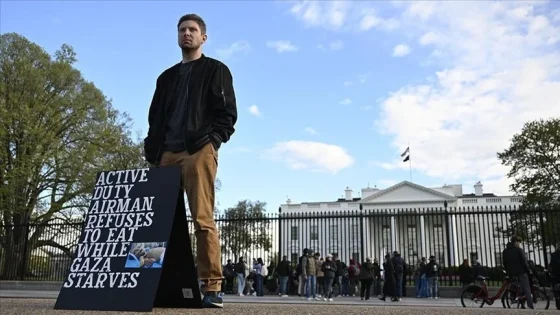جندي أمريكي يضرب عن الطعام ويعتصم أمام البيت الأبيض مطالبا بوقف الحرب على غزة