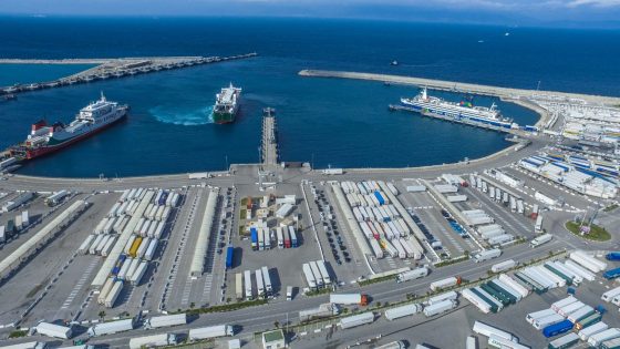 ميناء طنجة في المركز الرابع عالميا وفقا للمؤشر العالمي لأداء موانئ الحاويات