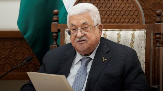 رئيس السلطة الفلسطينية يحدد من يخلفه مؤقتا في حال شغور المنصب