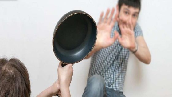 تغوُّل النسوية في أوروبا.. ألمانيا تفتتح ملاجئ خاصة بالرجال ضحايا العنف المنزلي
