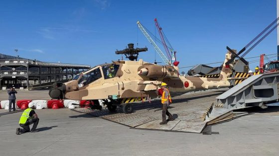 المغرب يتسلم أولى دفعات مروحيات أباتشي AH-64E لتعزيز قدراته الدفاعية