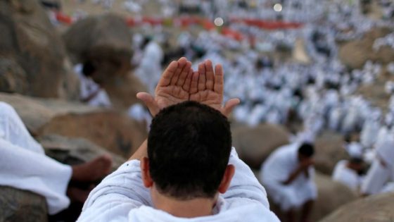 مناسك الحج.. بدء توافد حجاج البيت الحرام إلى صعيد عرفات